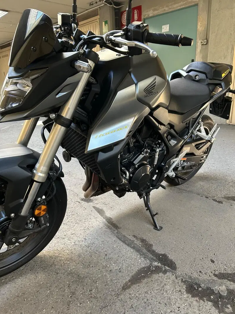 Honda CB 750 Hornet (2023 - 24) (3)