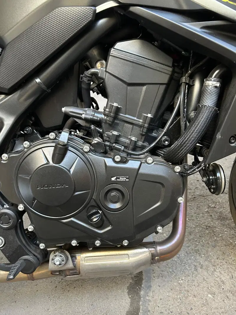 Honda CB 750 Hornet (2023 - 24) (8)