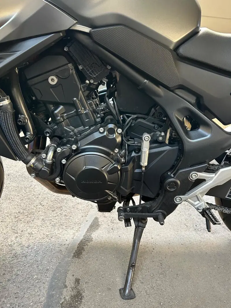 Honda CB 750 Hornet (2023 - 24) (9)