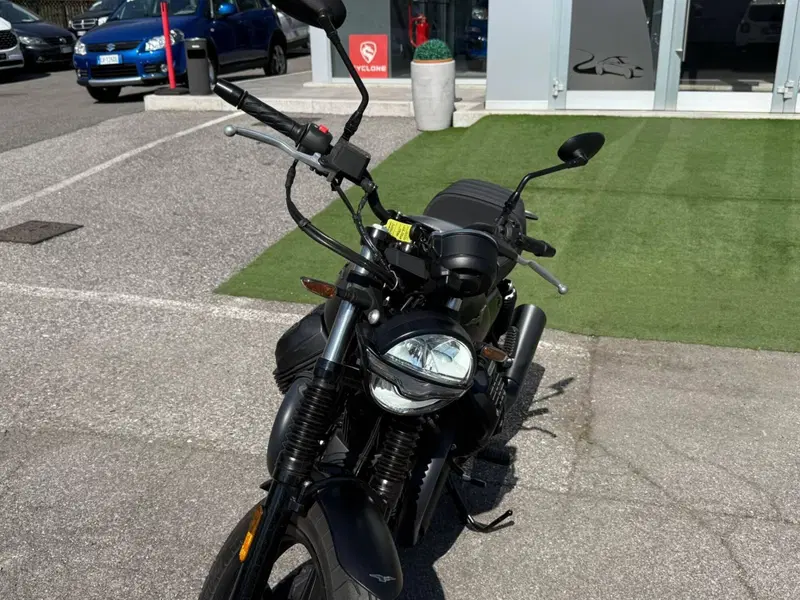 Moto Guzzi V7 Stone (2025 - 26) (20)