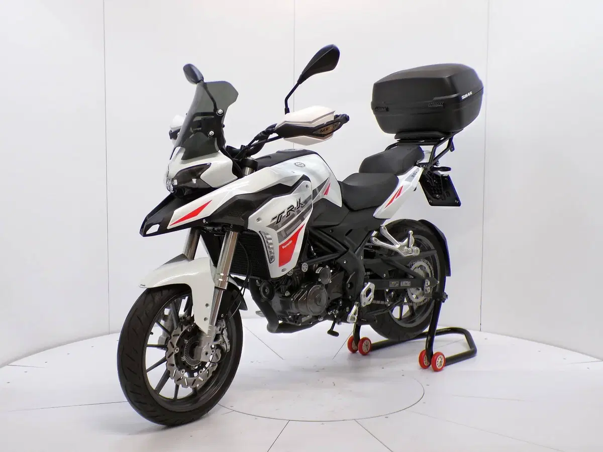 Benelli TRK 251 (2022 - 25) (3)