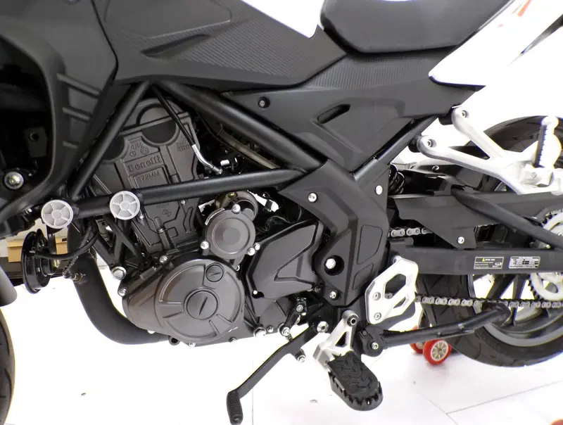 Benelli TRK 251 (2022 - 25) (7)