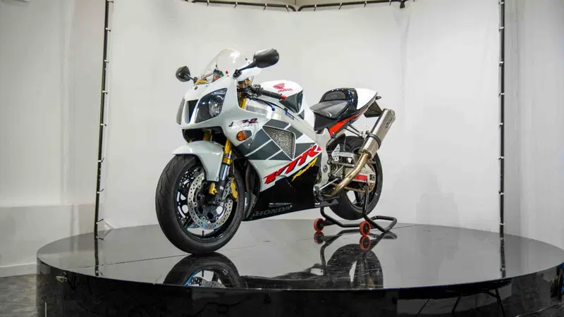 Honda VTR 1000 SP-2 (2002 - 06) (2)