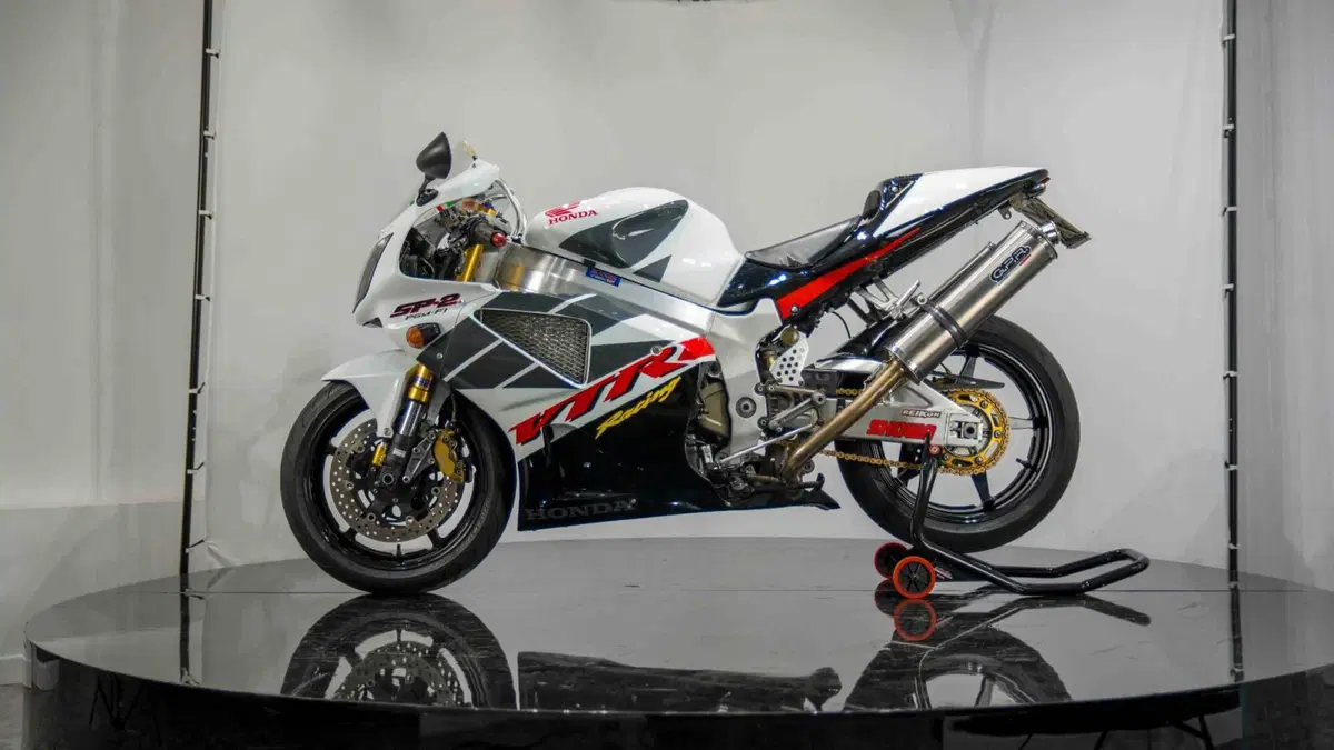 Honda VTR 1000 SP-2 (2002 - 06) (9)