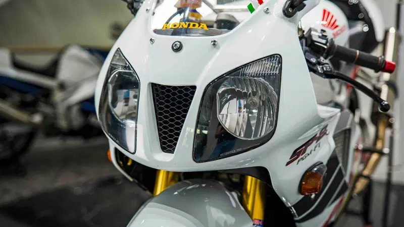 Honda VTR 1000 SP-2 (2002 - 06) (16)