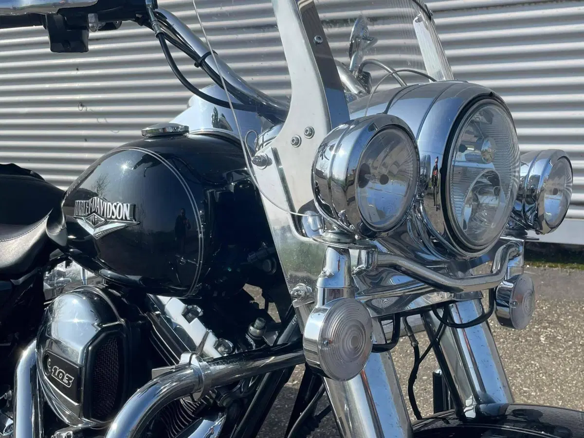 Harley-Davidson 103 Road King Classic (2014 - 16) - FLHRC (4)