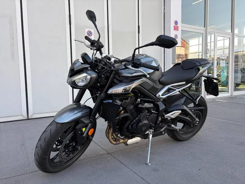 Triumph Street Triple 765 R (2023 - 26) (3)