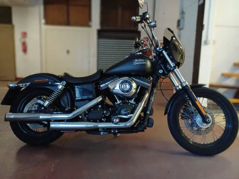 Harley-Davidson 1690 Street Bob (2017) - FXDB