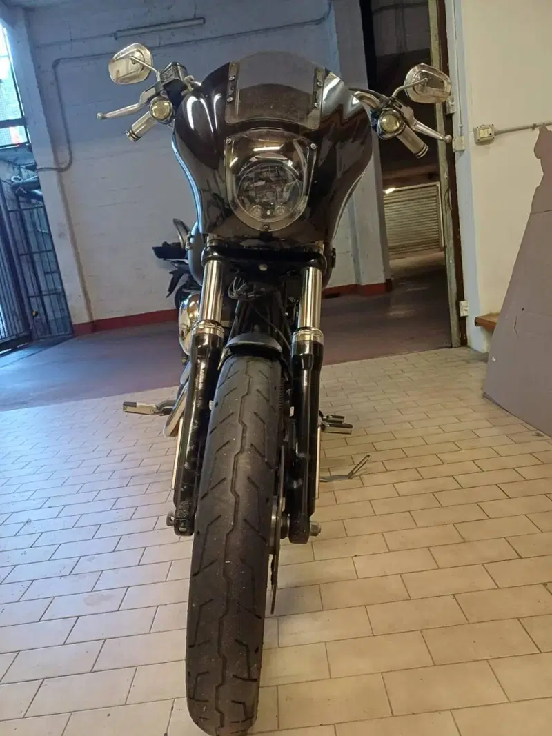 Harley-Davidson 1690 Street Bob (2017) - FXDB (3)