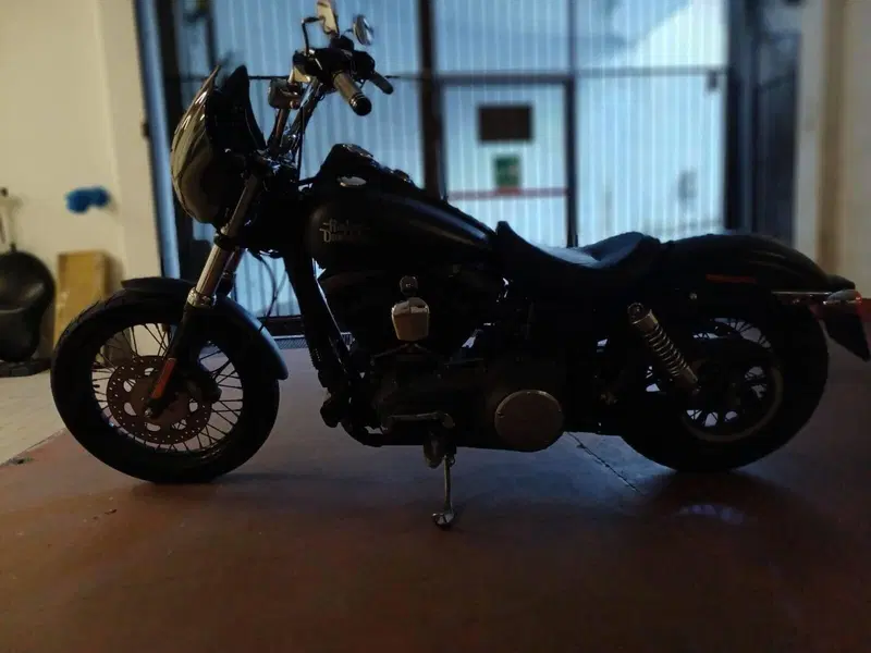 Harley-Davidson 1690 Street Bob (2017) - FXDB (5)