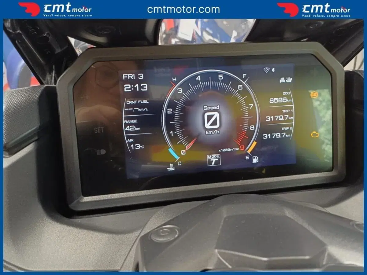 Yamaha T-Max 560 Tech Max (2022 - 24) (5)