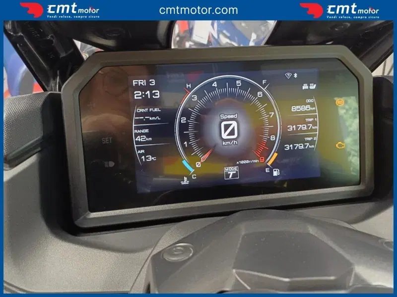 Yamaha T-Max 560 Tech Max (2022 - 24) (5)