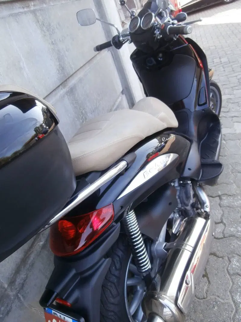 Piaggio Beverly Cruiser 500 (9)