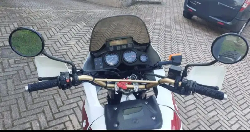 Honda Africa Twin XRV 750 (1996 - 02) (4)