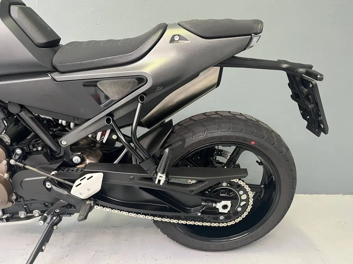 Husqvarna Svartpilen 801 L (2025 - 26) (6)