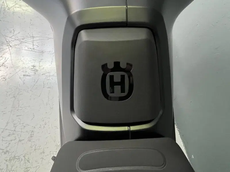 Husqvarna Svartpilen 801 L (2025 - 26) (11)