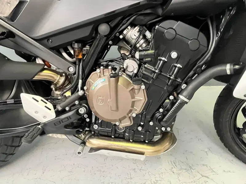 Husqvarna Svartpilen 801 L (2025 - 26) (8)