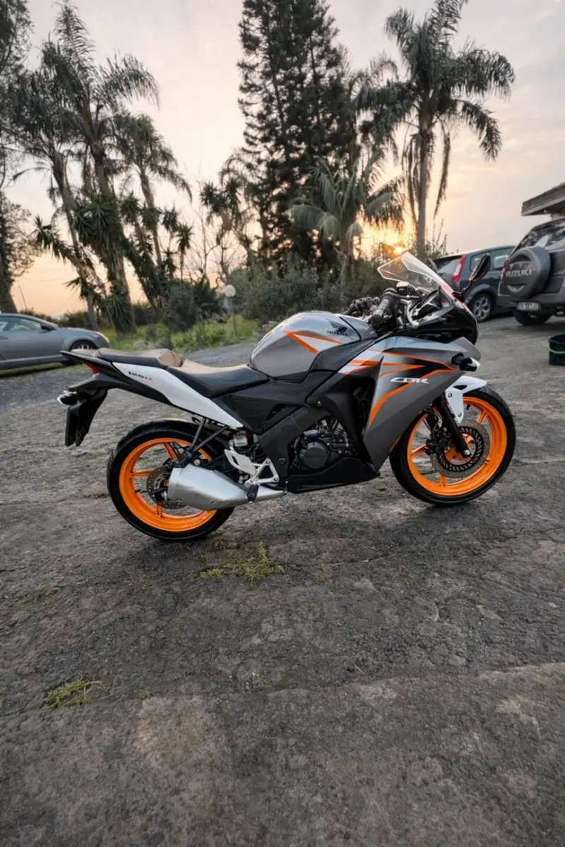 Honda CBR 125 R (2007 - 17) (3)