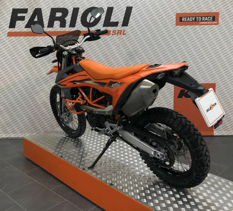 KTM 690 Enduro R (2022 - 25) (4)