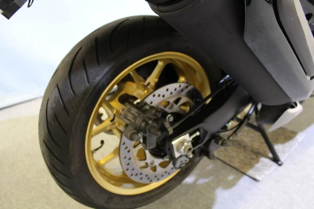 Yamaha T-Max 560 Tech Max (2022 - 24) (6)