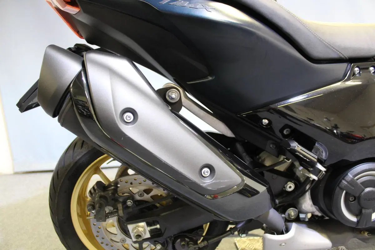 Yamaha T-Max 560 Tech Max (2022 - 24) (7)