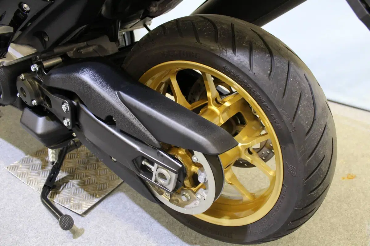 Yamaha T-Max 560 Tech Max (2022 - 24) (16)