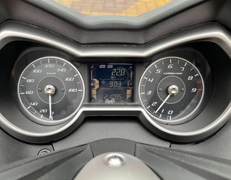 Yamaha X-Max 400 ABS (2017 - 20) (5)