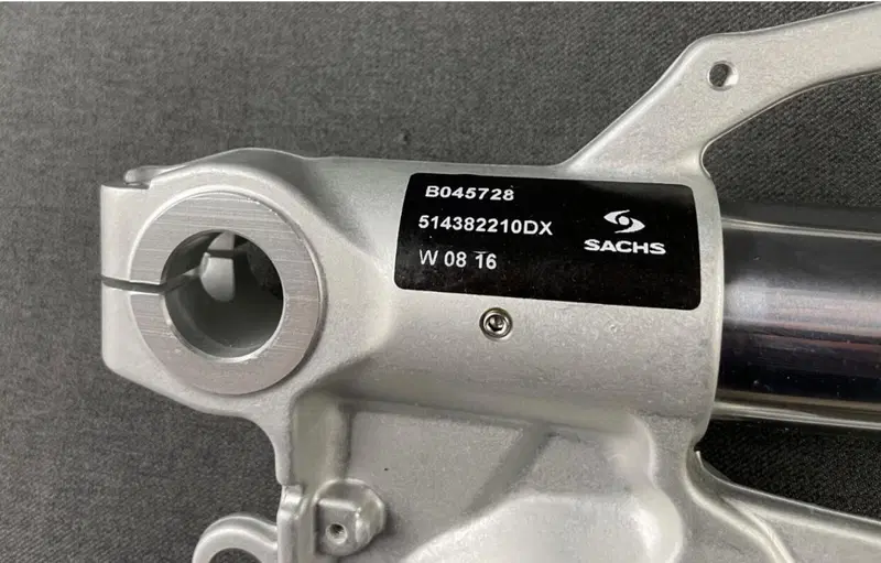 STELO DX SHACS ORIGINALE APRILIA CAPONORD ABS 1200 Sachs (4)