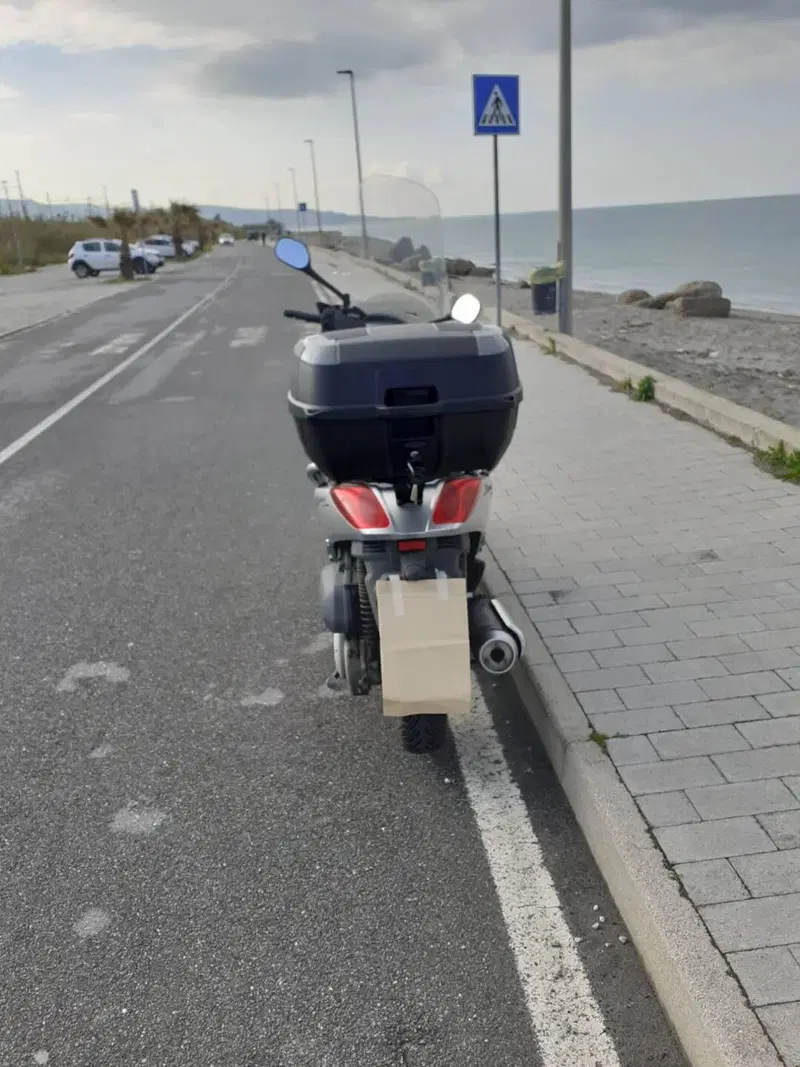 Yamaha X-Max 250 (2007 - 09) (4)