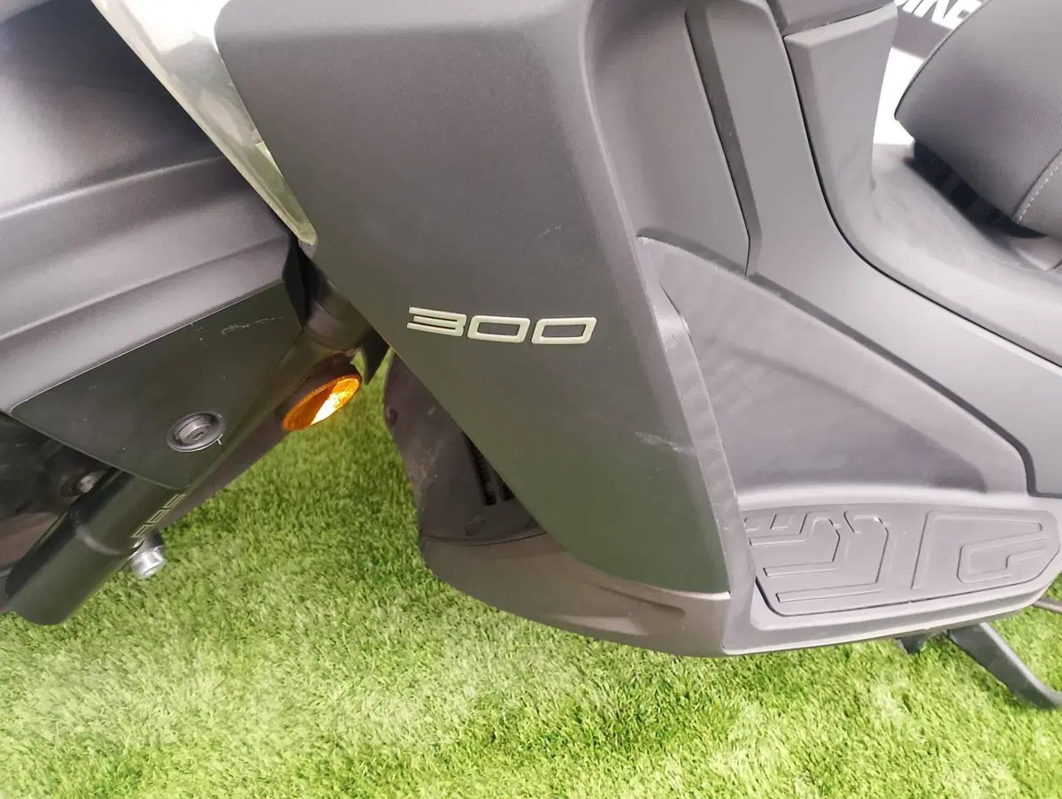 Kymco X-Town 300i ABS (2016 - 20) (8)