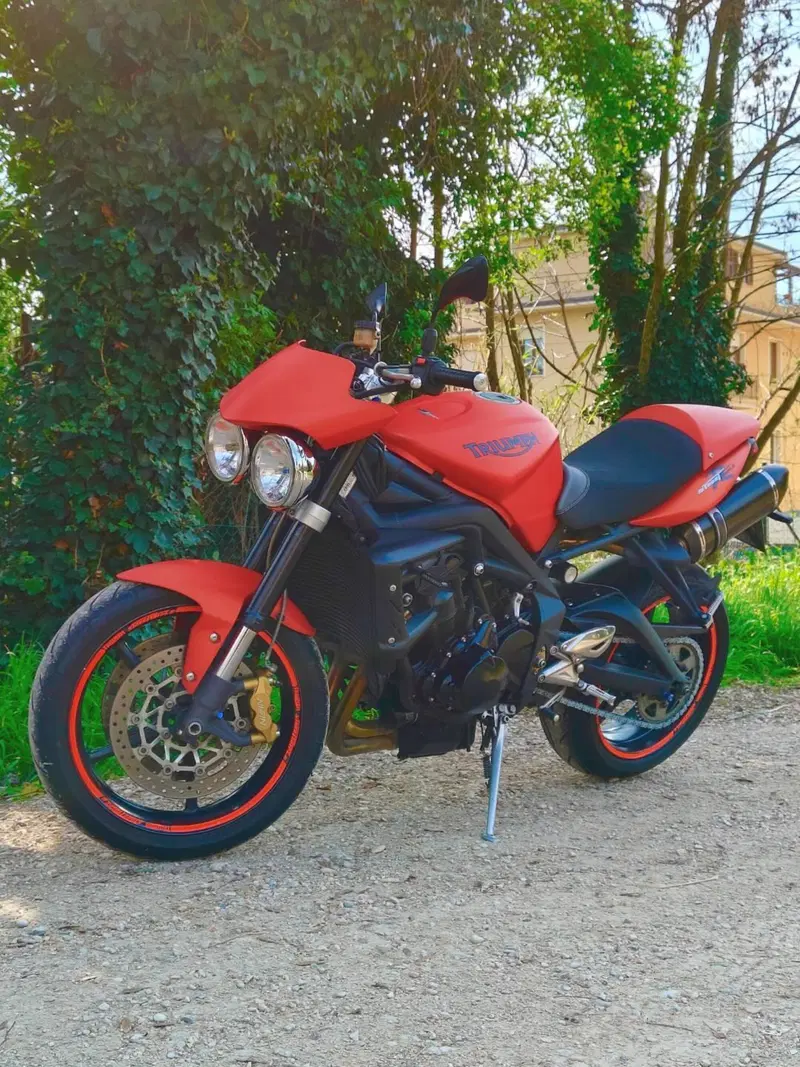 Triumph Street Triple R (2009 - 12)