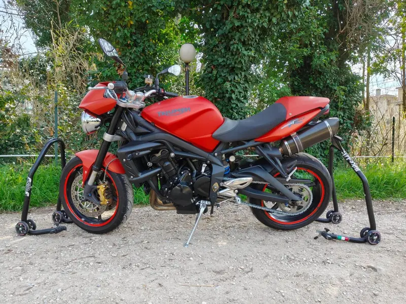 Triumph Street Triple R (2009 - 12) (7)
