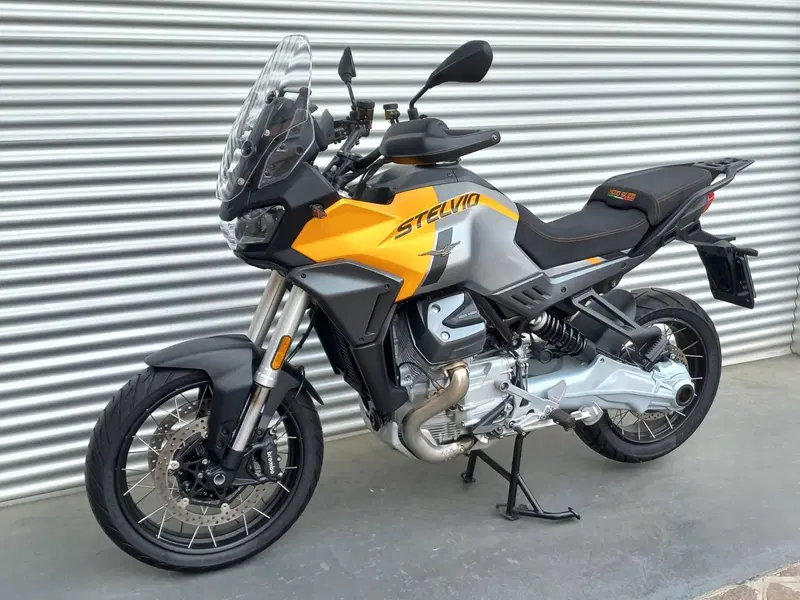 Moto Guzzi Stelvio (2024 - 26) (5)