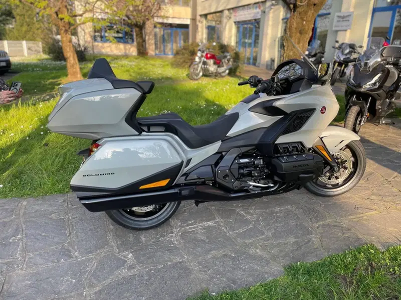 Honda GL 1800 Gold Wing Tour (2025 - 26) (2)