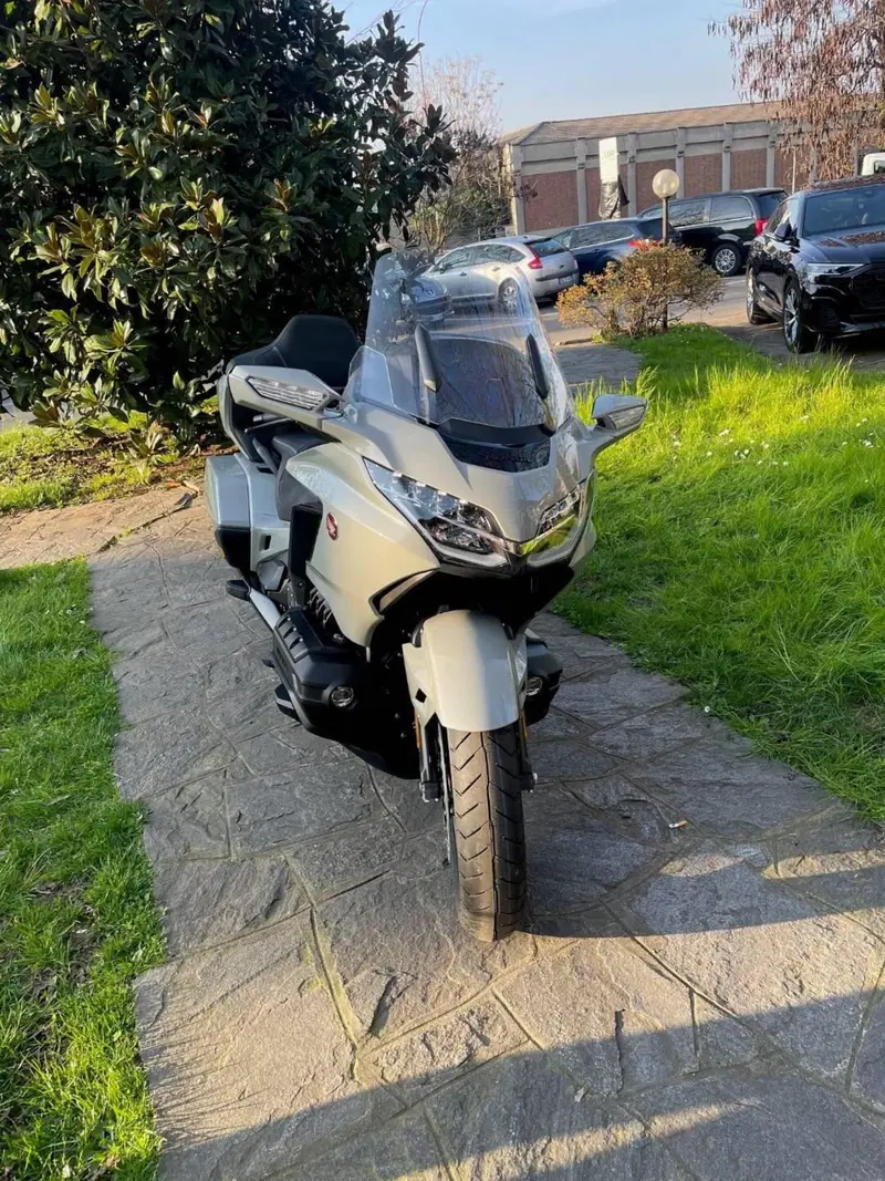 Honda GL 1800 Gold Wing Tour (2025 - 26) (4)