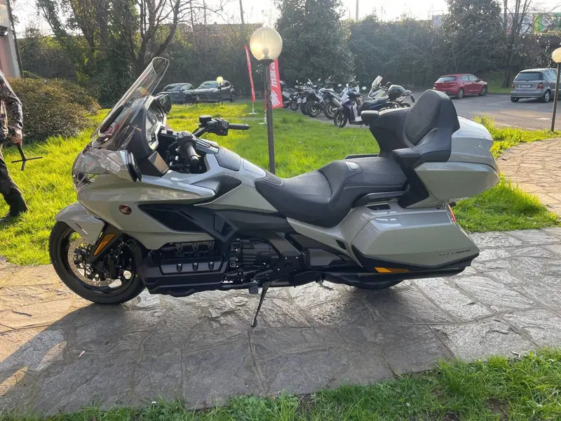 Honda GL 1800 Gold Wing Tour (2025 - 26) (5)
