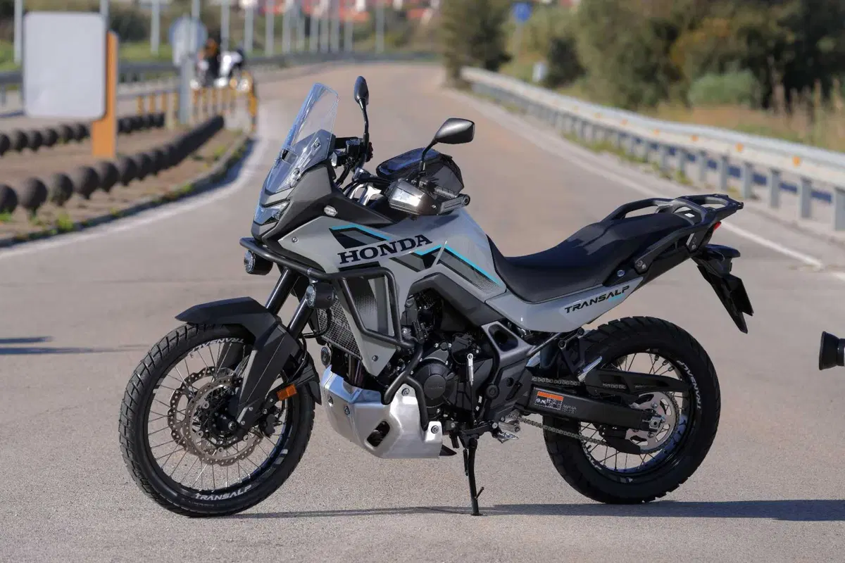 Prova Honda XL750 Transalp 2026: l’E-Clutch cambia la media adventure? [VIDEO] (23)