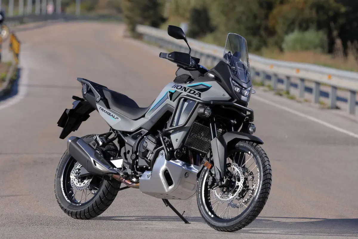 Prova Honda XL750 Transalp 2026: l’E-Clutch cambia la media adventure? [VIDEO] (24)