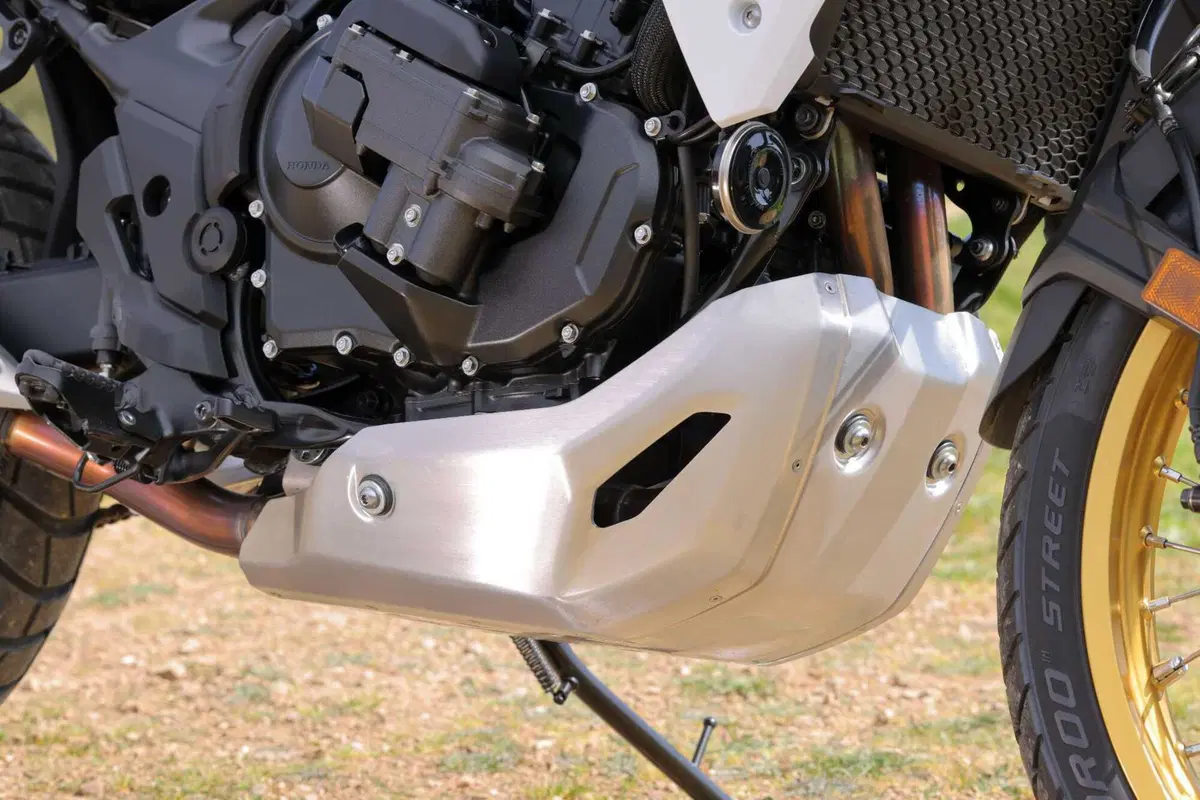 Prova Honda XL750 Transalp 2026: l’E-Clutch cambia la media adventure? [VIDEO] (2)