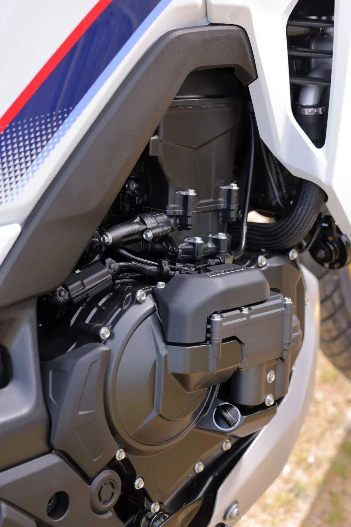 Prova Honda XL750 Transalp 2026: l’E-Clutch cambia la media adventure? [VIDEO] (6)