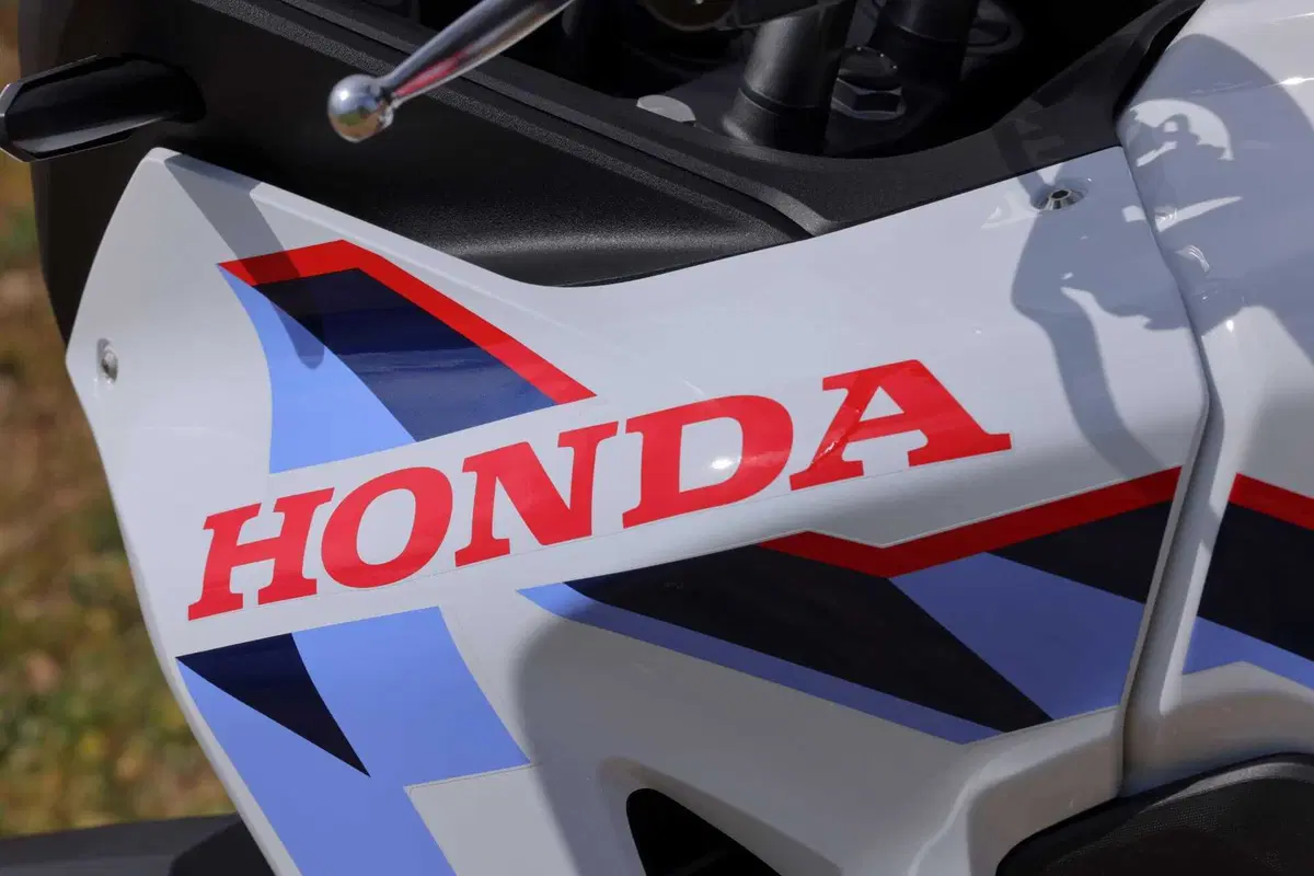 Prova Honda XL750 Transalp 2026: l’E-Clutch cambia la media adventure? [VIDEO]