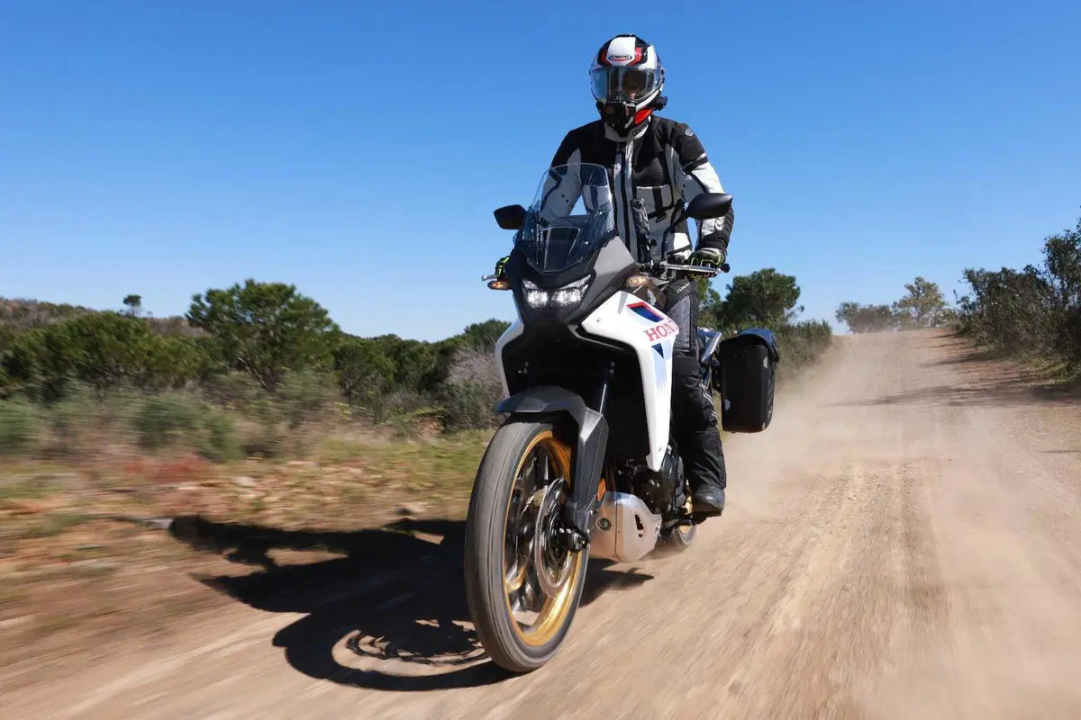 Prova Honda XL750 Transalp 2026: l’E-Clutch cambia la media adventure? [VIDEO] (4)