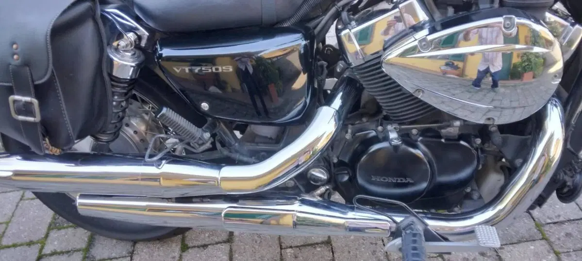 Honda VT 750S Shadow Black Spirit (7)