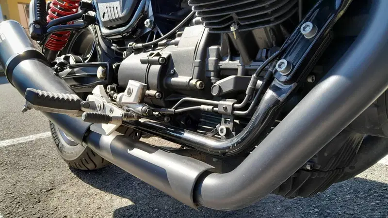 Moto Guzzi V7 Stone Special Edition (2022 - 25) (14)