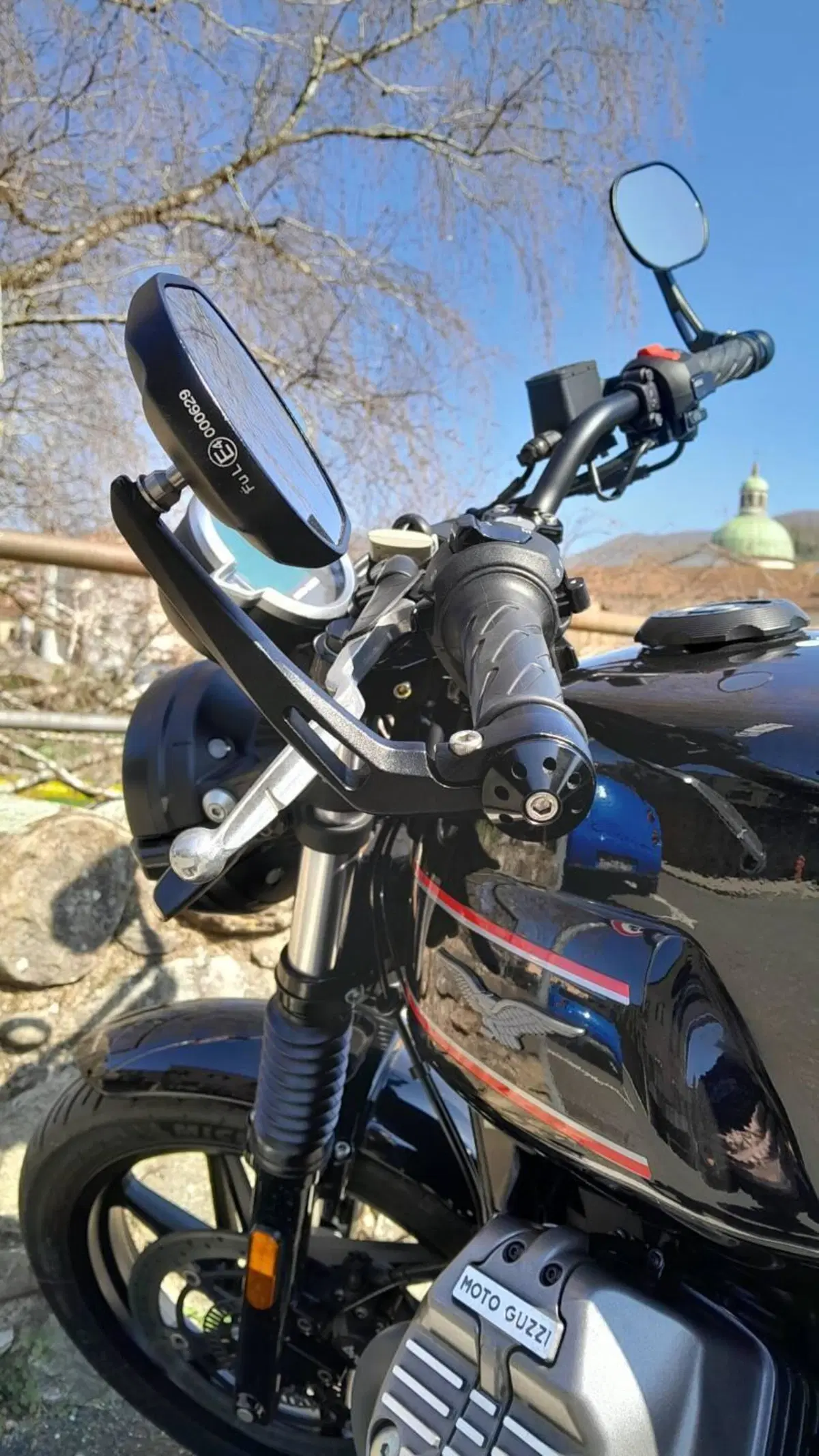 Moto Guzzi V7 Stone Special Edition (2022 - 25) (10)