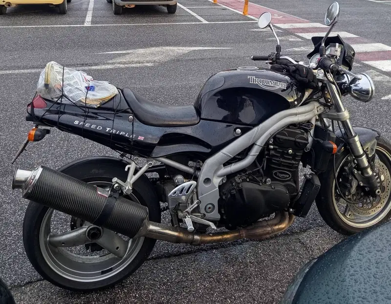 Triumph Speed Triple 955 (1998 - 01) (3)