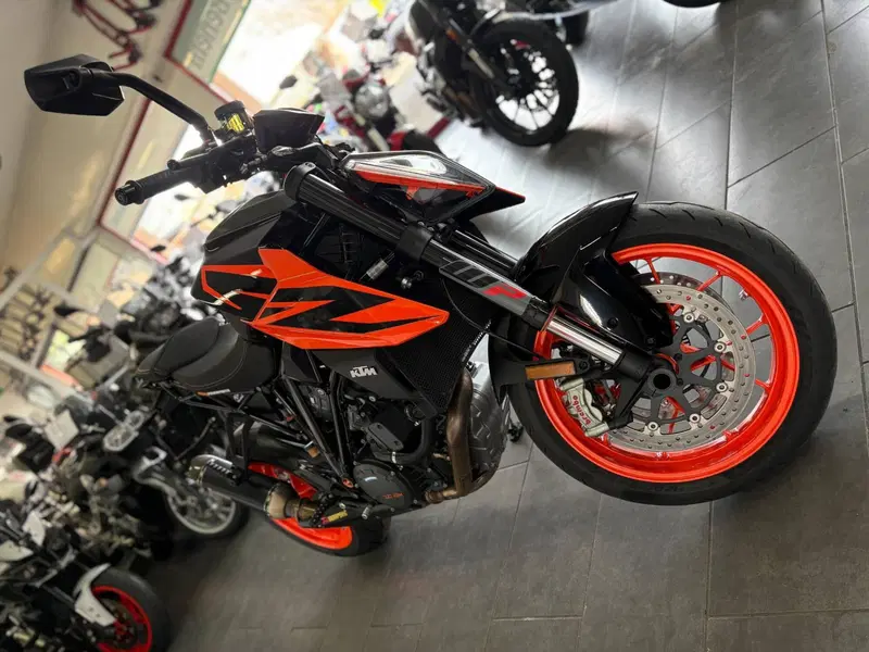 KTM 1290 Super Duke R (2019) (7)