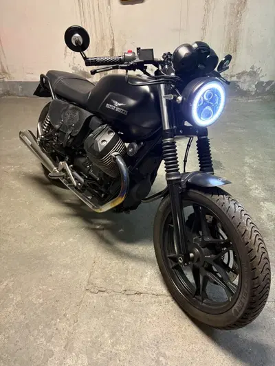 Moto Guzzi V7 II Stone (2015 - 17) usata
