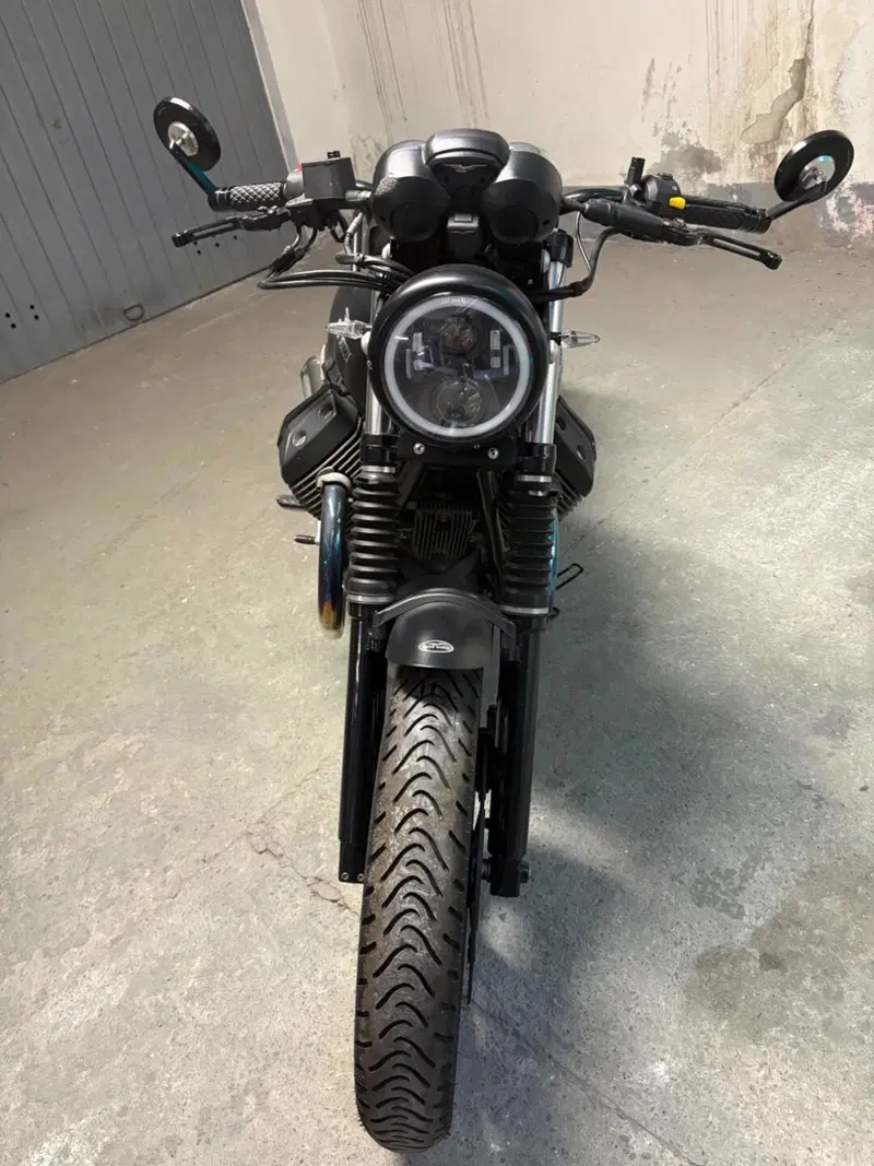 Moto Guzzi V7 II Stone (2015 - 17) (7)