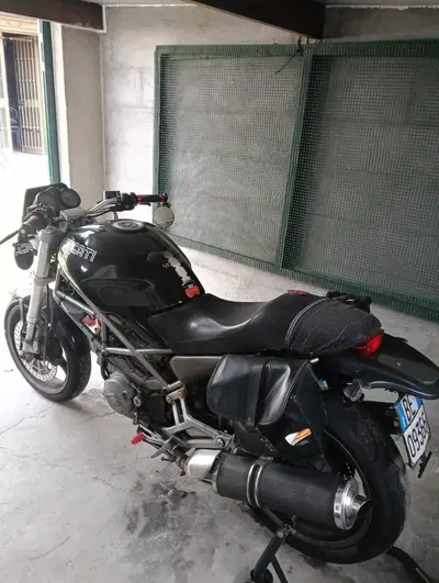 Ducati Monster 600 Dark (1998 - 01) usata